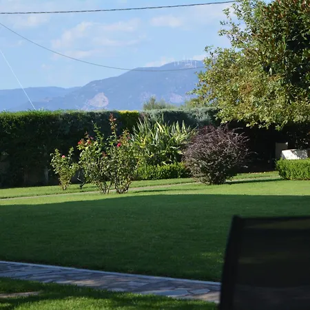 Georgias House And Paradise Garden Vakantiehuis